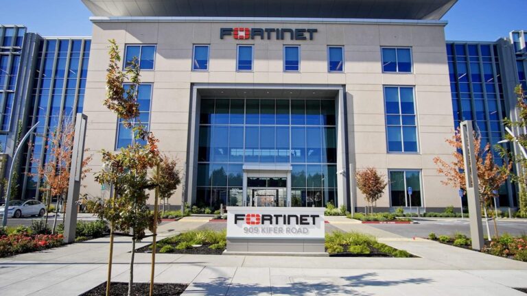 CISA da 7 días a las agencias de EE. UU. para parchear un nuevo fallo crítico en FortiWeb de Fortinet