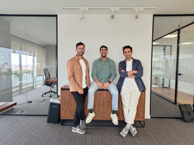 Wardem duplica su facturación en 2025 y dispara las ventas de su plataforma de IA para negocio digital